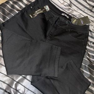 Women’s Capri pants size 20